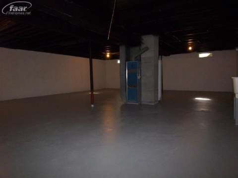 5239 West Carpenter Road Flint, MI 48504 - Photo 9 of 16 20403149-8.JPG