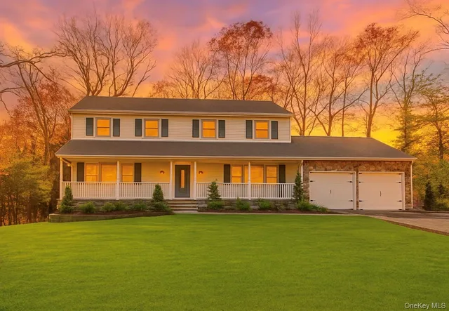 $1,575,000 | 43 Edcris Lane, Huntington, NY 11724