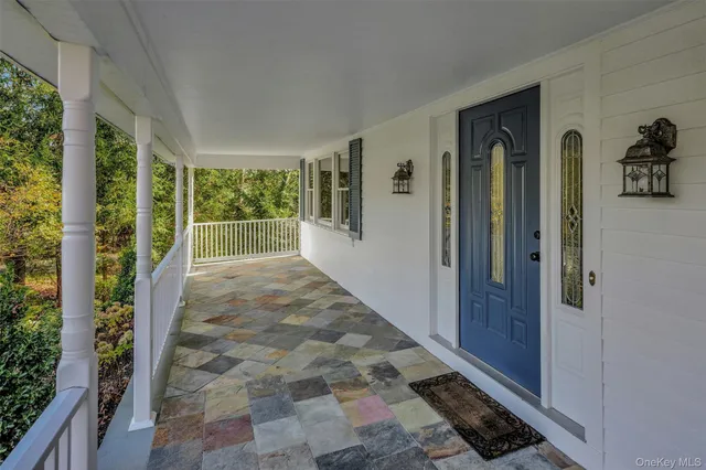 $1,575,000 | 43 Edcris Lane, Huntington, NY 11724