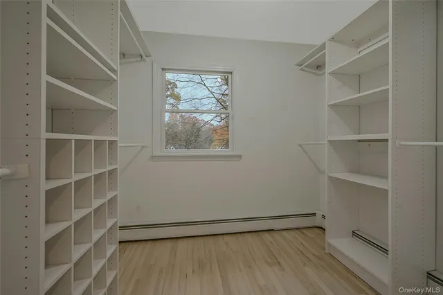 $1,575,000 | 43 Edcris Lane, Huntington, NY 11724