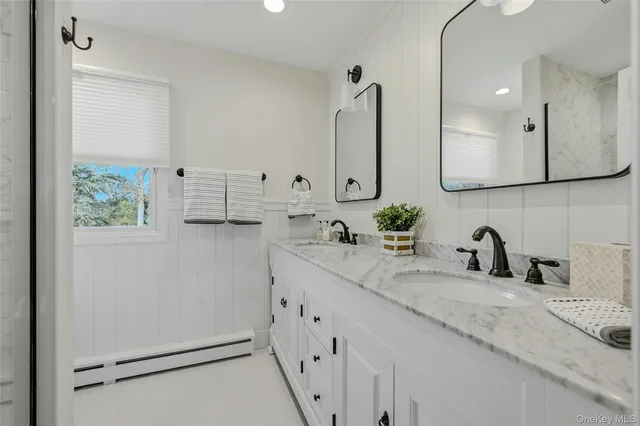 $1,575,000 | 43 Edcris Lane, Huntington, NY 11724