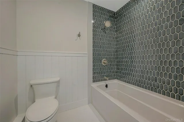 $1,575,000 | 43 Edcris Lane, Huntington, NY 11724