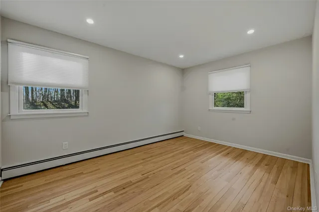 $1,450,000 | 43 Edcris Lane, Huntington, NY 11724