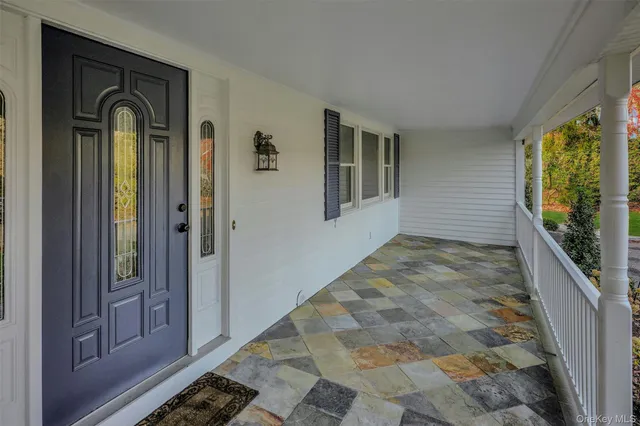 $1,575,000 | 43 Edcris Lane, Huntington, NY 11724