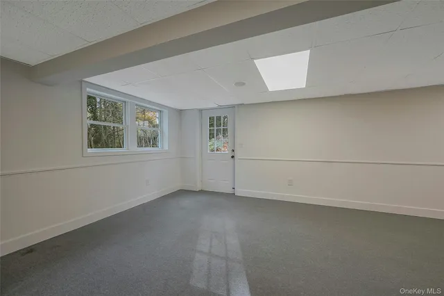 $1,575,000 | 43 Edcris Lane, Huntington, NY 11724