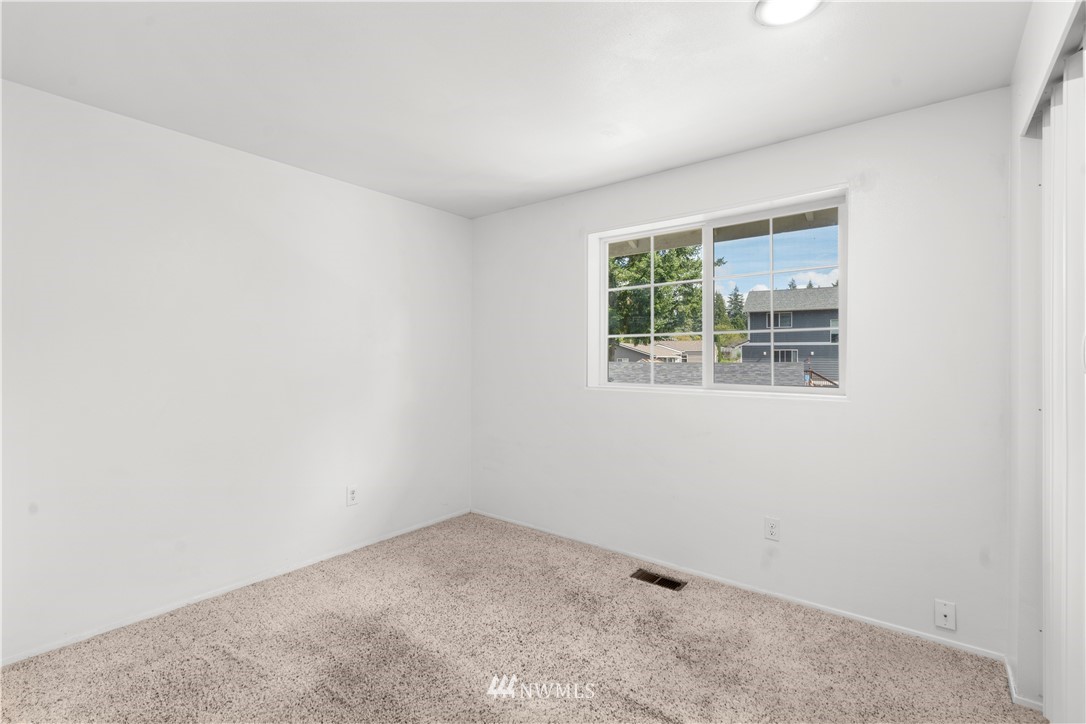 207 North Cabot Road Everett, WA 98203 - Photo 9 of 27