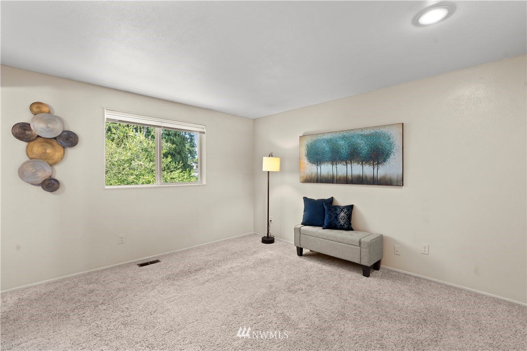 207 North Cabot Road Everett, WA 98203 - Photo 10 of 27