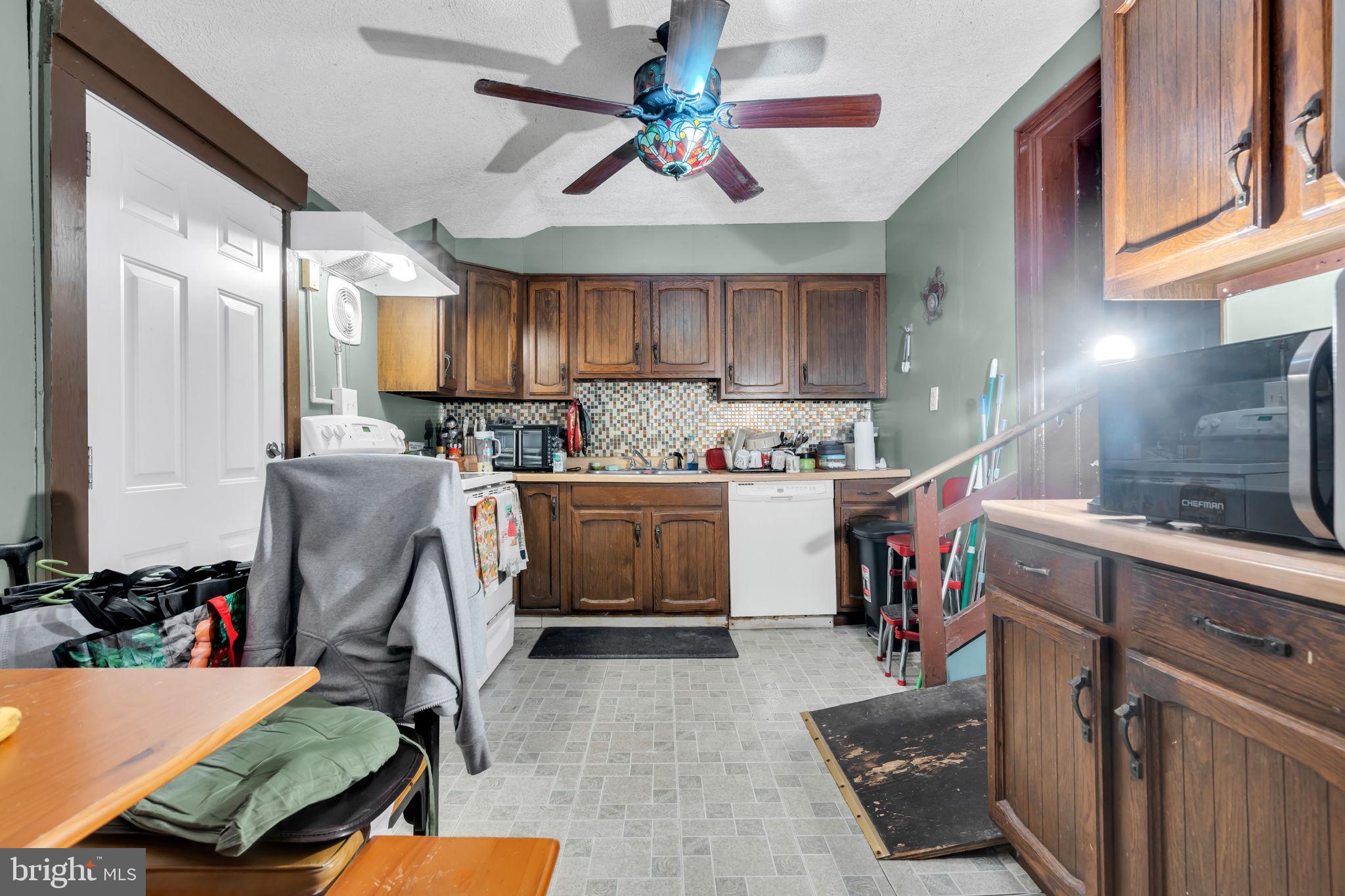 6 Walnut Street Salem, NJ 08079 - Photo 7 of 14