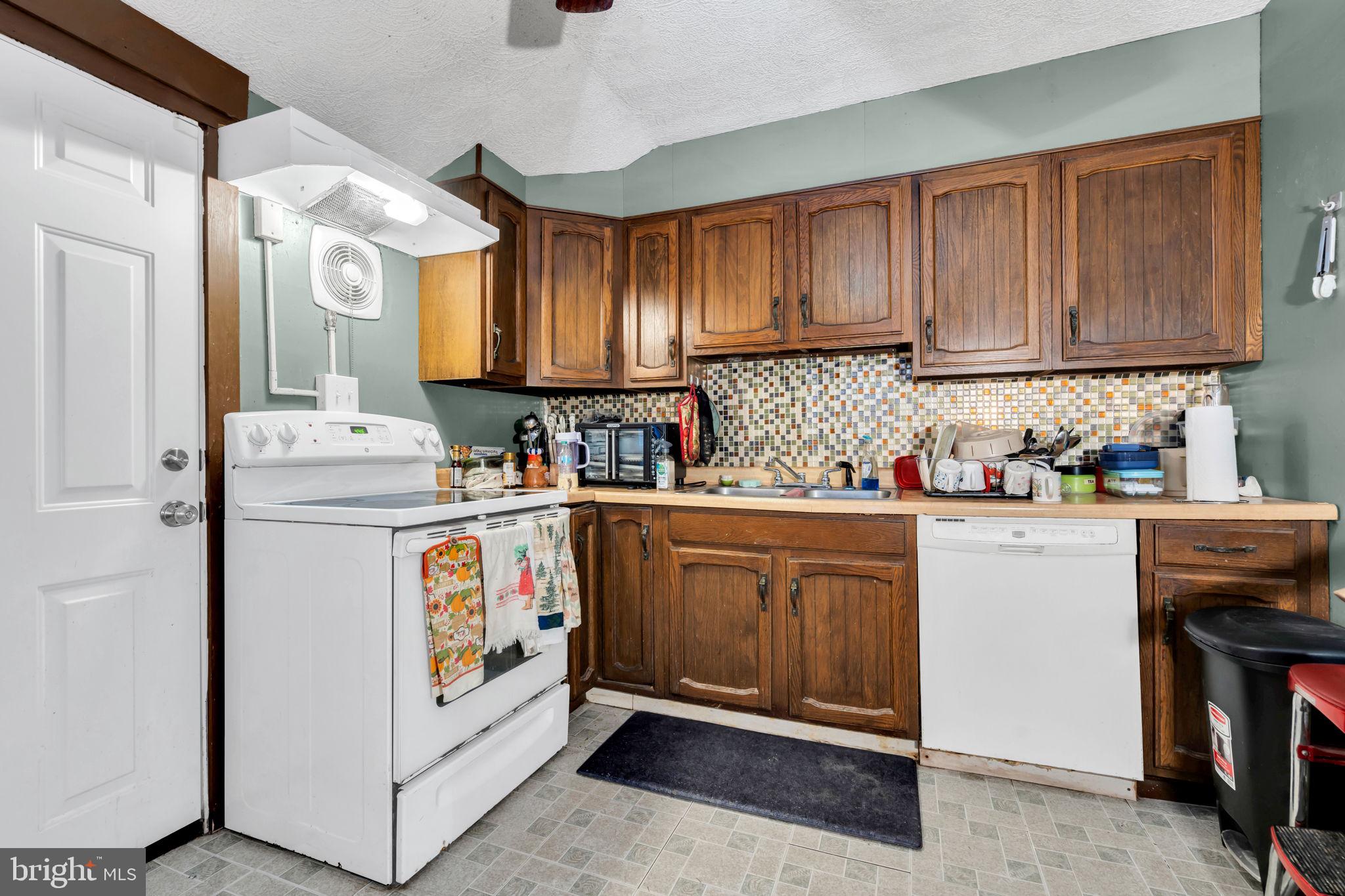 6 Walnut Street Salem, NJ 08079 - Photo 8 of 14