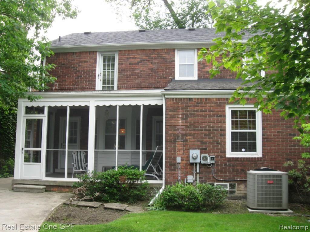 276 Fisher Road Grosse Pointe, MI 48230 - Photo 23 of 23 23 IMG_1931.jpg