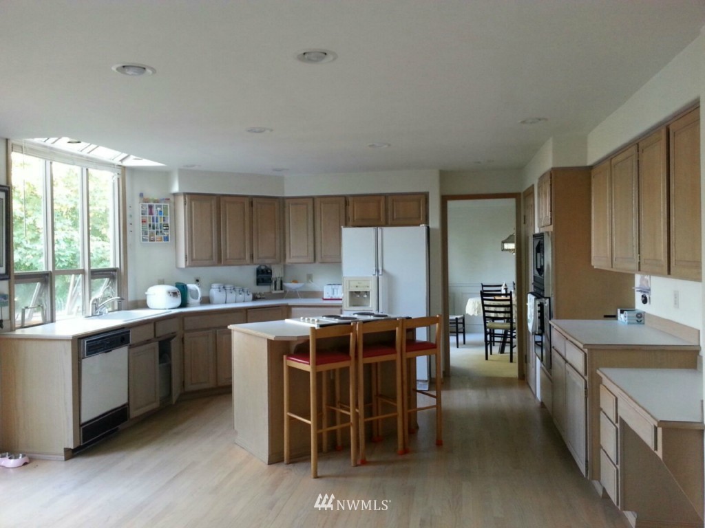 15014 93rd Place Northeast Bothell, WA 98011 - Photo 6 of 23 Gallery Image 6