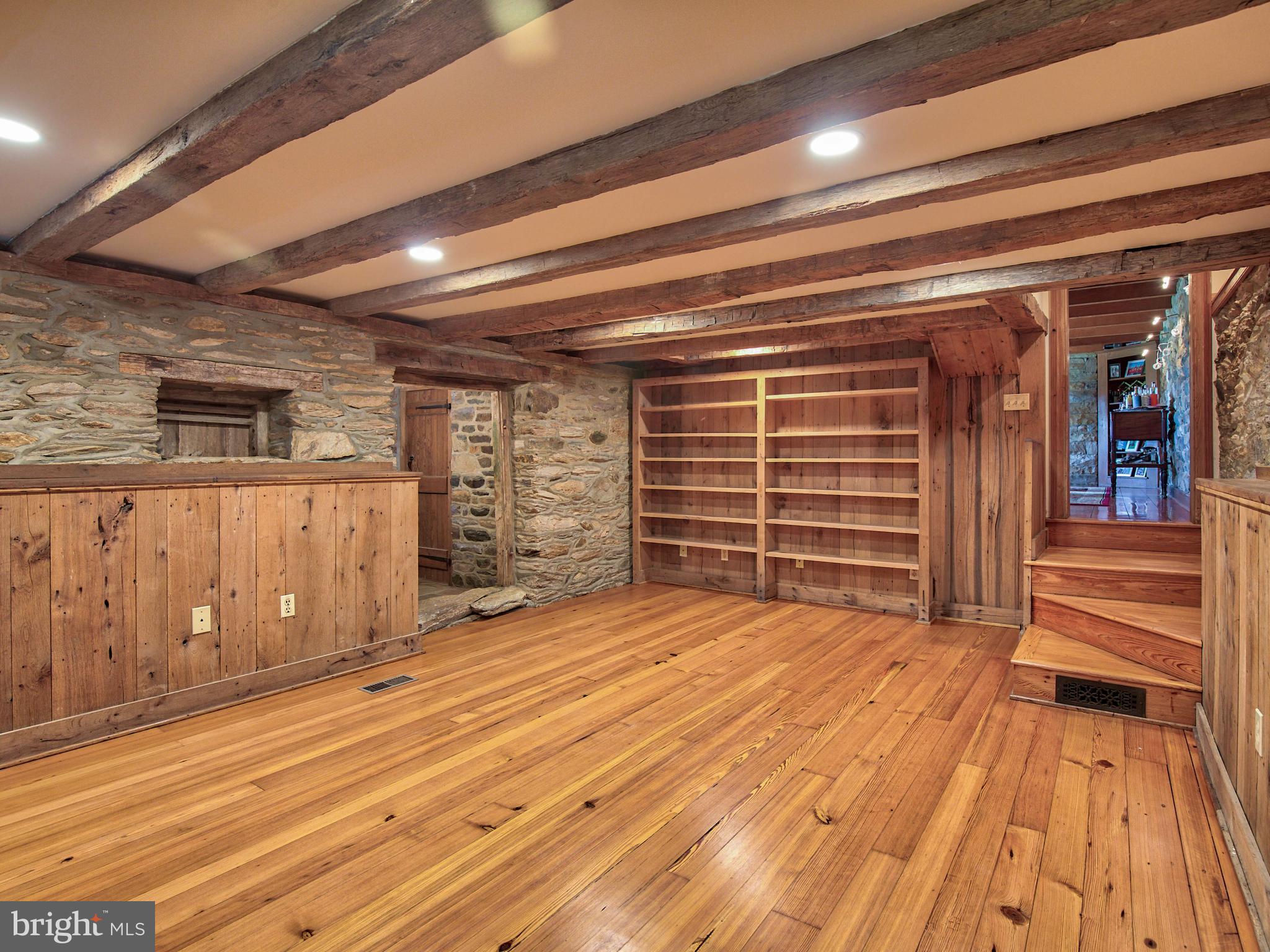 19923 Woodtrail Road Round Hill, VA 20141 - Photo 16 of 67