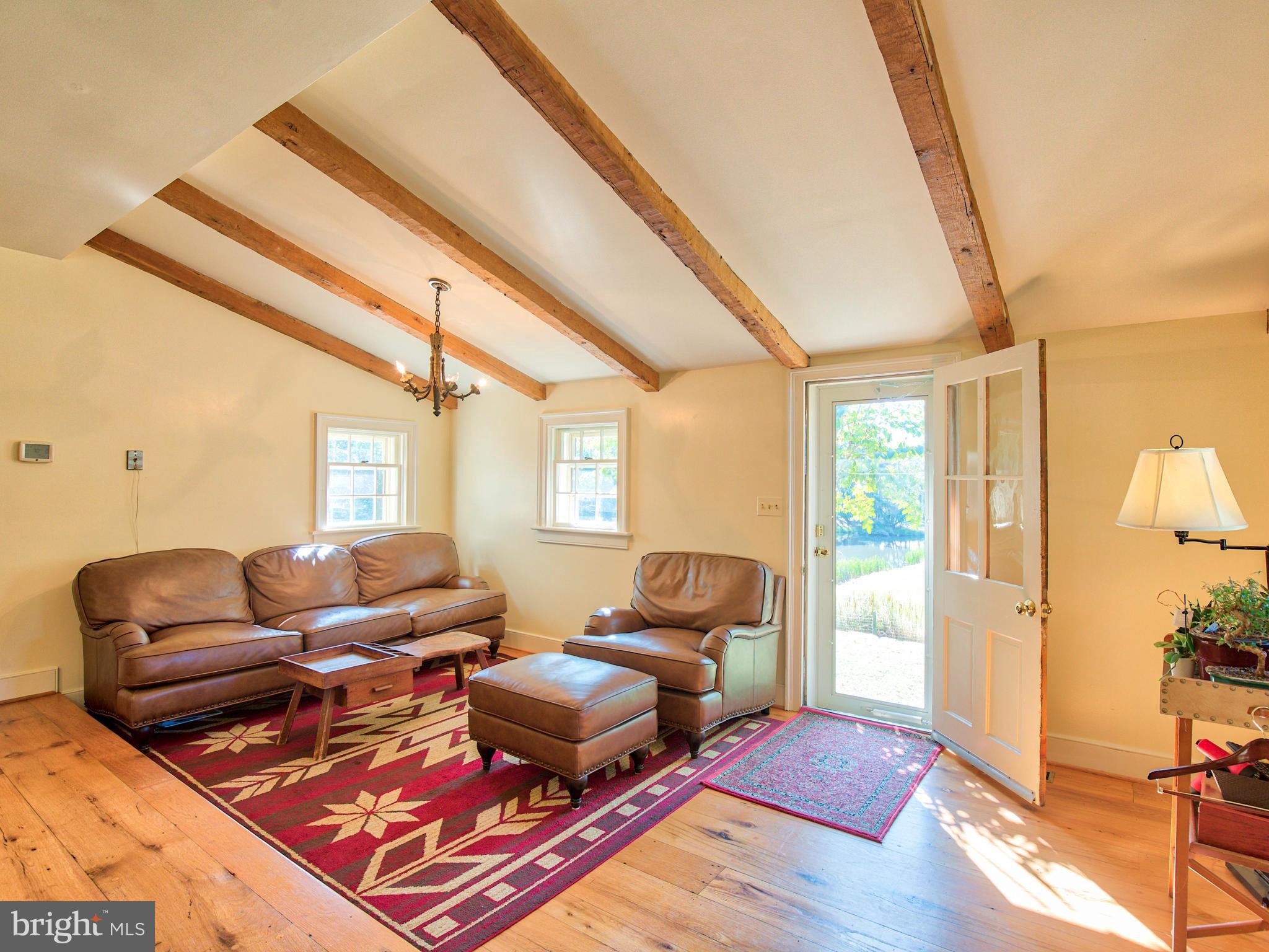 19923 Woodtrail Road Round Hill, VA 20141 - Photo 23 of 67