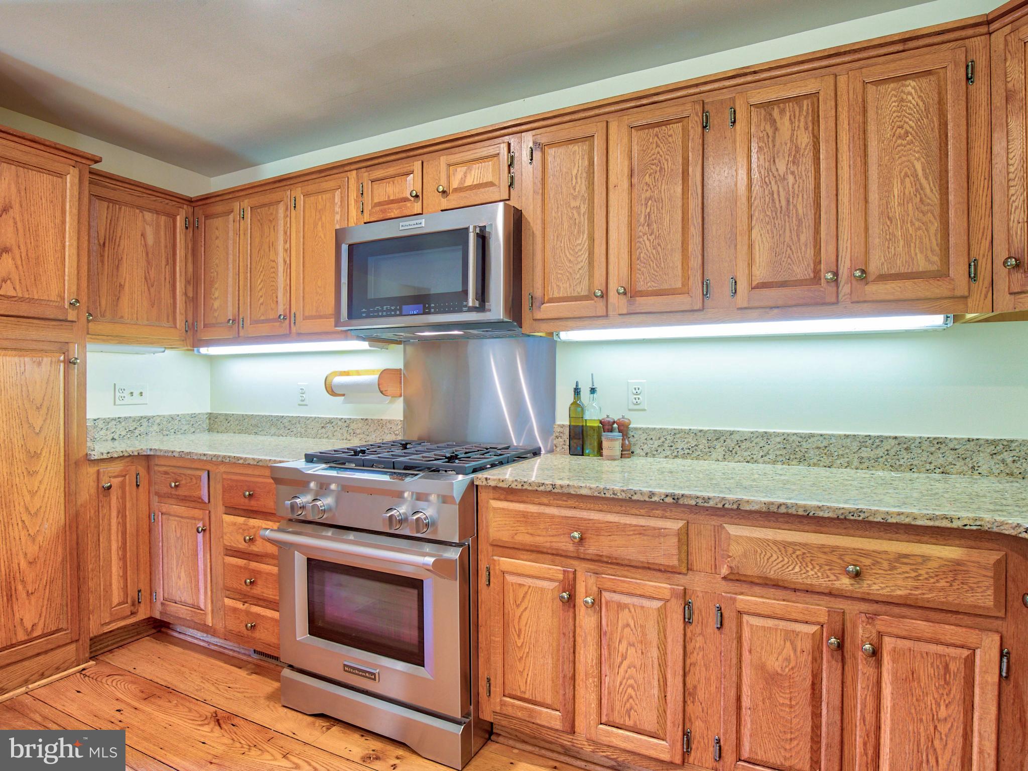 19923 Woodtrail Road Round Hill, VA 20141 - Photo 26 of 67