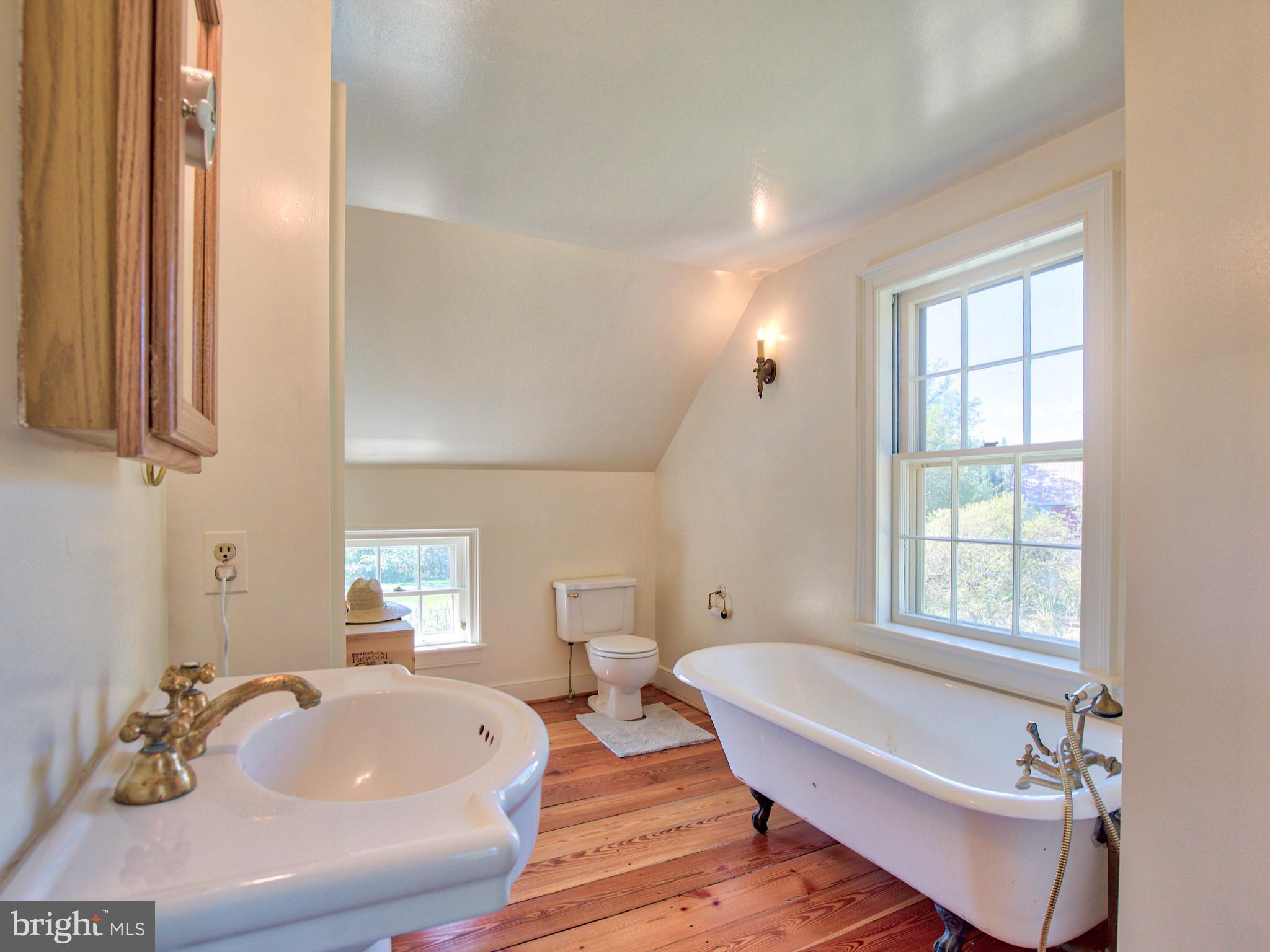 19923 Woodtrail Road Round Hill, VA 20141 - Photo 32 of 67