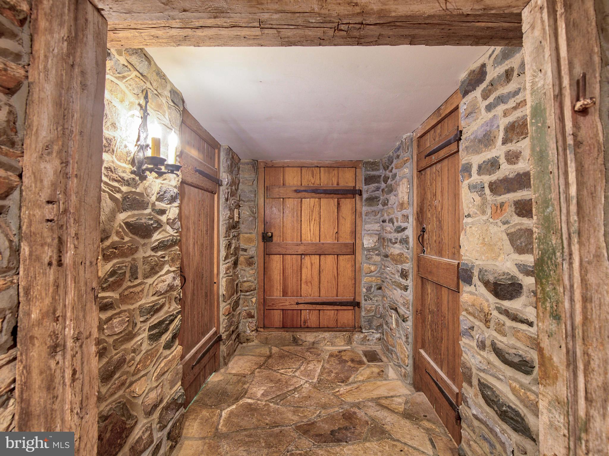 19923 Woodtrail Road Round Hill, VA 20141 - Photo 40 of 67