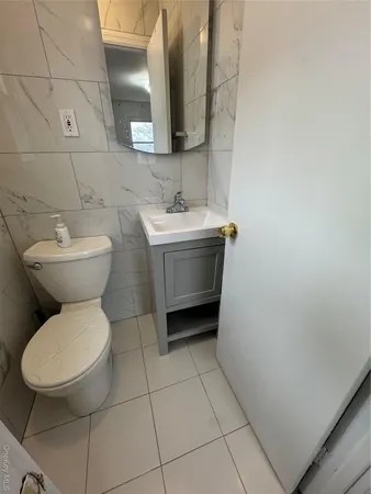$3,300 | 14405 21st Avenue | Whitestone