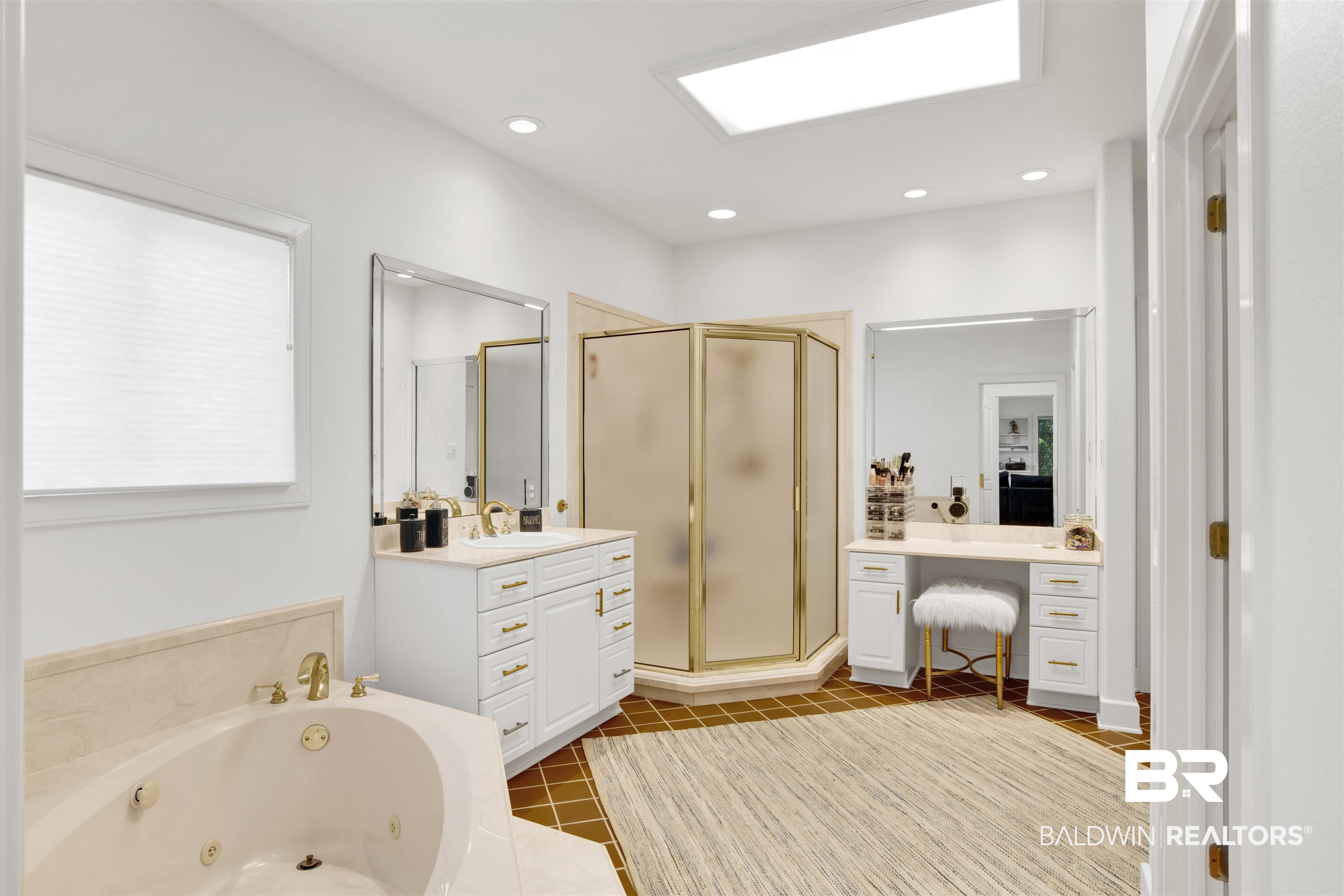 115 McIntosh Bluff Road Fairhope, AL 36532 - Photo 34 of 46 Primary bathroom