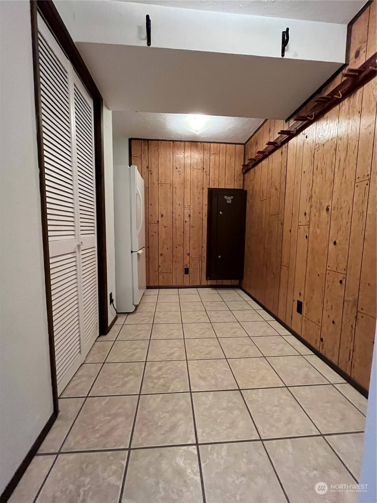 7441 East Grapeview Loop Road Allyn, WA 98524 - Photo 19 of 40 Gallery Image 19