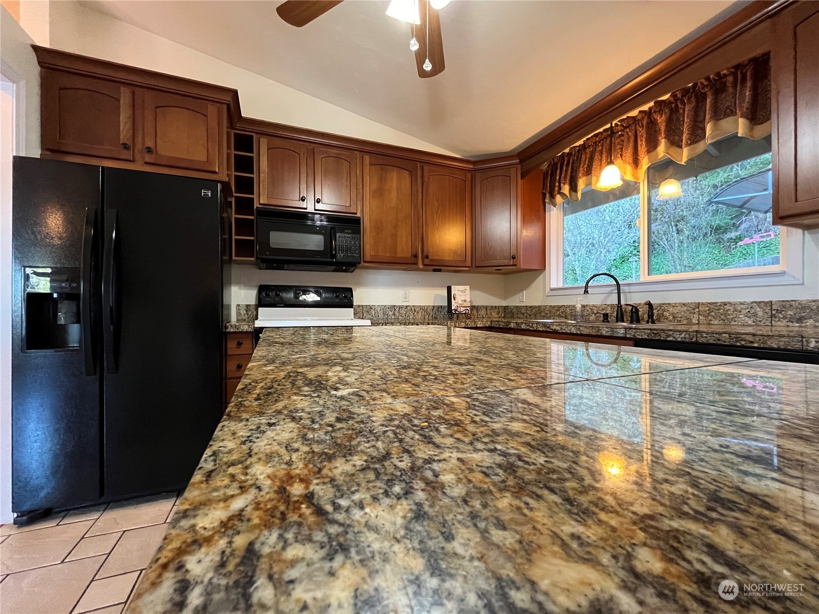 7441 East Grapeview Loop Road Allyn, WA 98524 - Photo 7 of 40 Gallery Image 7