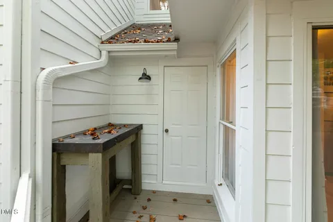 a view of a storage & utility room