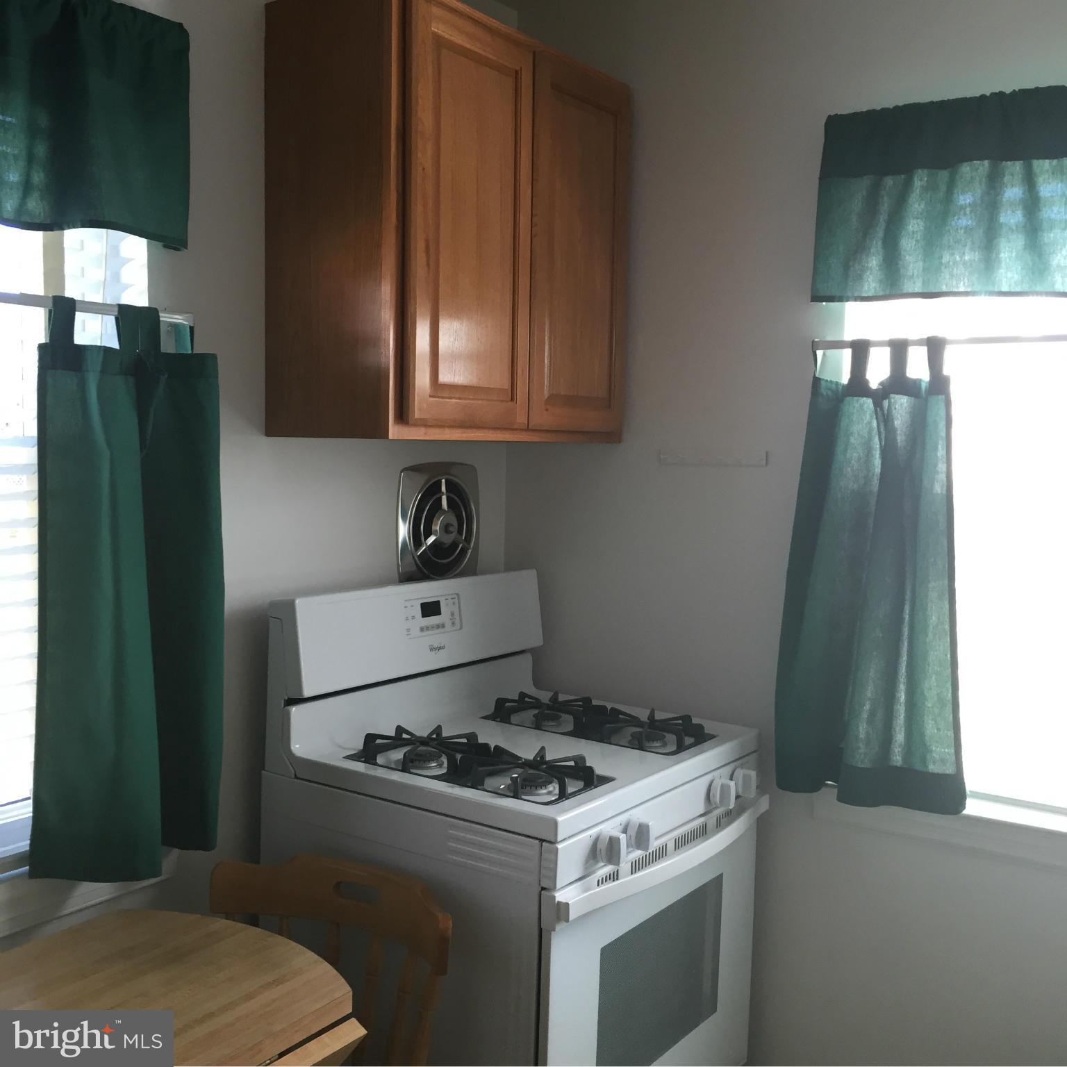 511 St Patrick Road Baltimore, MD 21206 - Photo 6 of 20 Kitchen