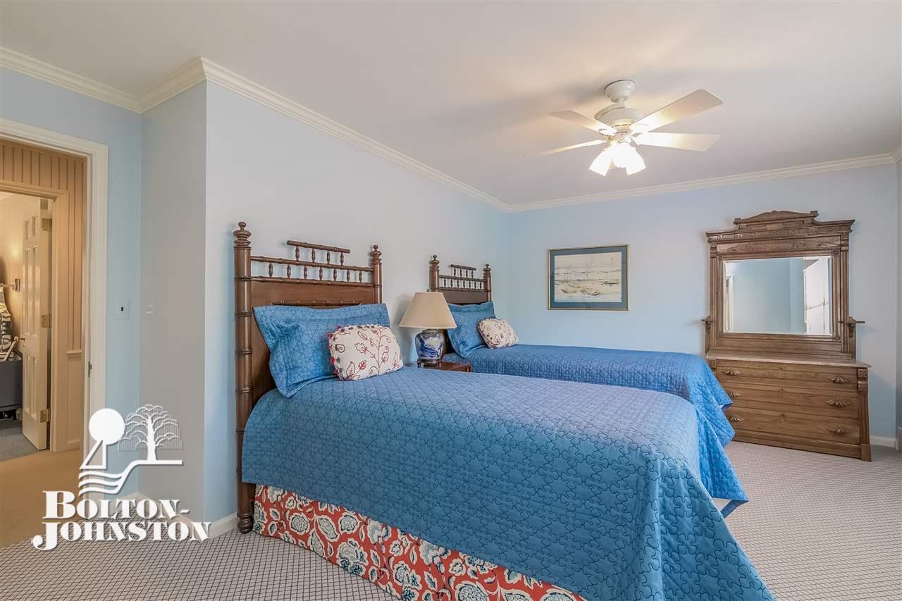 110 Touraine Road Grosse Pointe, MI 48236 - Photo 39 of 68 31346880-38.JPG