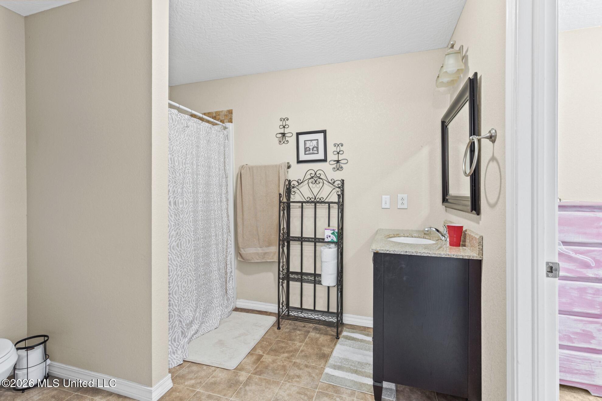 143 Ralph's Drive Leakesville, MS 39451 - Photo 13 of 43 Primary Bath