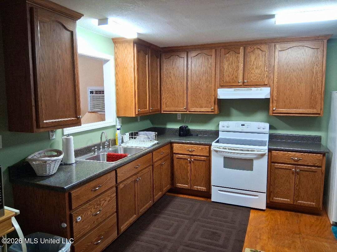 143 Ralph's Drive Leakesville, MS 39451 - Photo 13 of 35 Kitchen