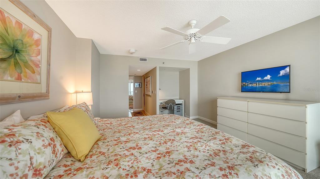 775 Longboat Club Road, Unit 606 Longboat Key, FL 34228 - Photo 9 of 31