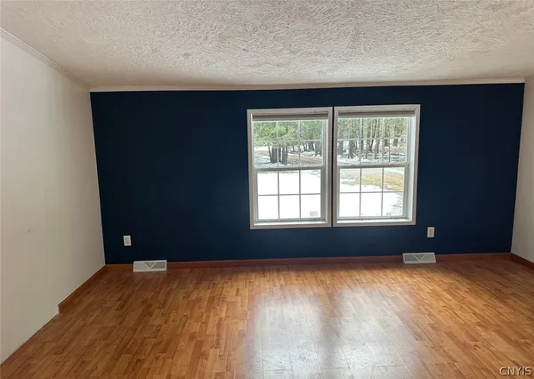 $159,900 | 1085 County Rte 17, Constantia, NY 13028