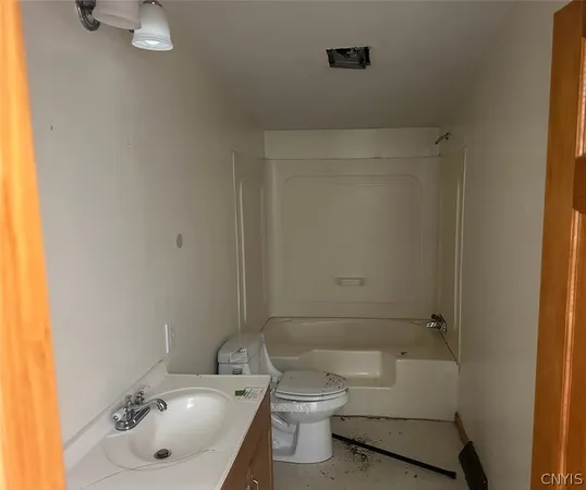 $159,900 | 1085 County Rte 17, Constantia, NY 13028