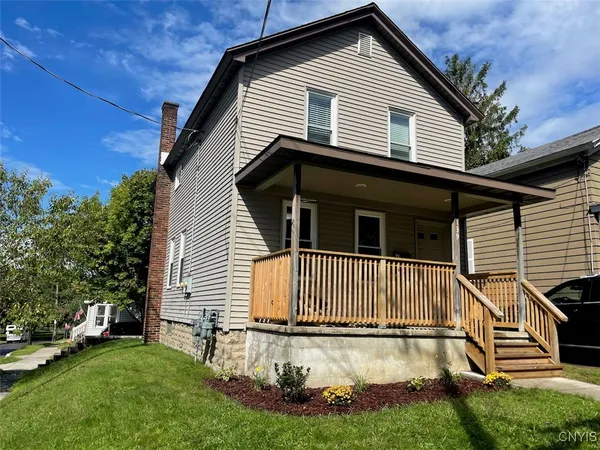 $1,100 | 139 West Van Buren Street, Oswego, NY 13126