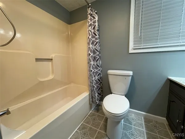 $1,100 | 139 West Van Buren Street, Oswego, NY 13126