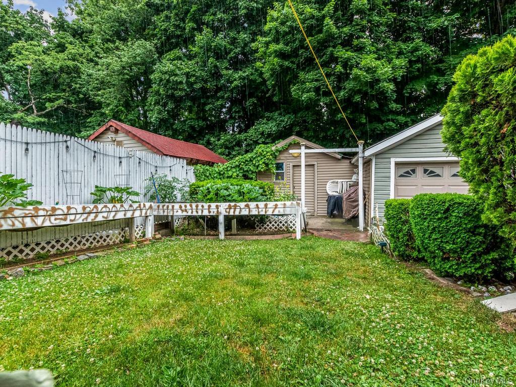 4004 Rombouts Avenue Bronx, NY 10466 - Photo 33 of 37
