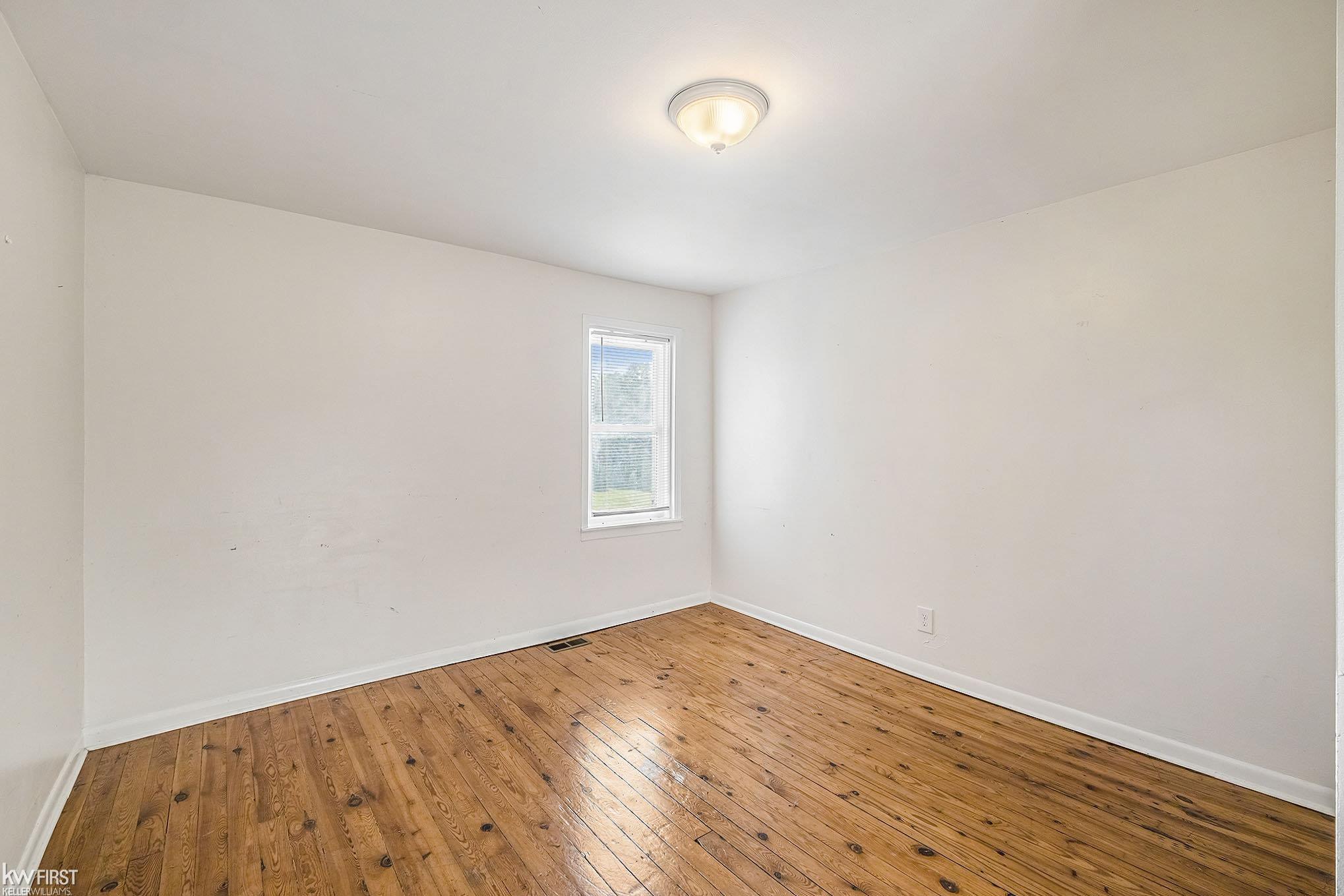 5126 West Thompson Road Linden, MI 48451 - Photo 11 of 27