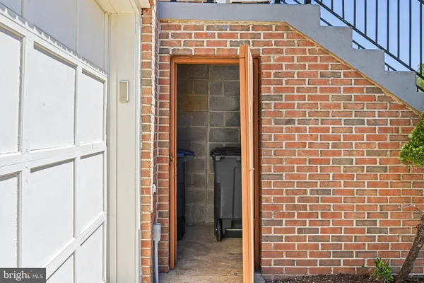 $3,500 | 2658 Logan Wood Drive, Herndon, VA 20171