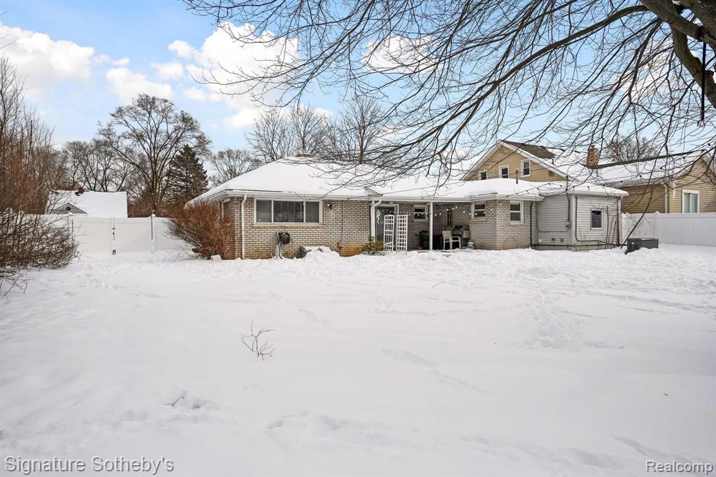 21127 Inkster Road Farmington Hills, MI 48336 - Photo 2 of 24