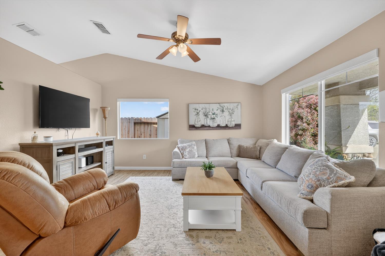 137 Sullivan Way Wheatland, CA 95692 - Photo 8 of 54