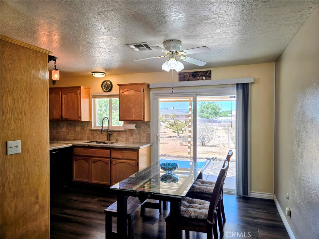 10790 Jamul Road Apple Valley, CA 92308 - Photo 8 of 37 Gallery Image 8
