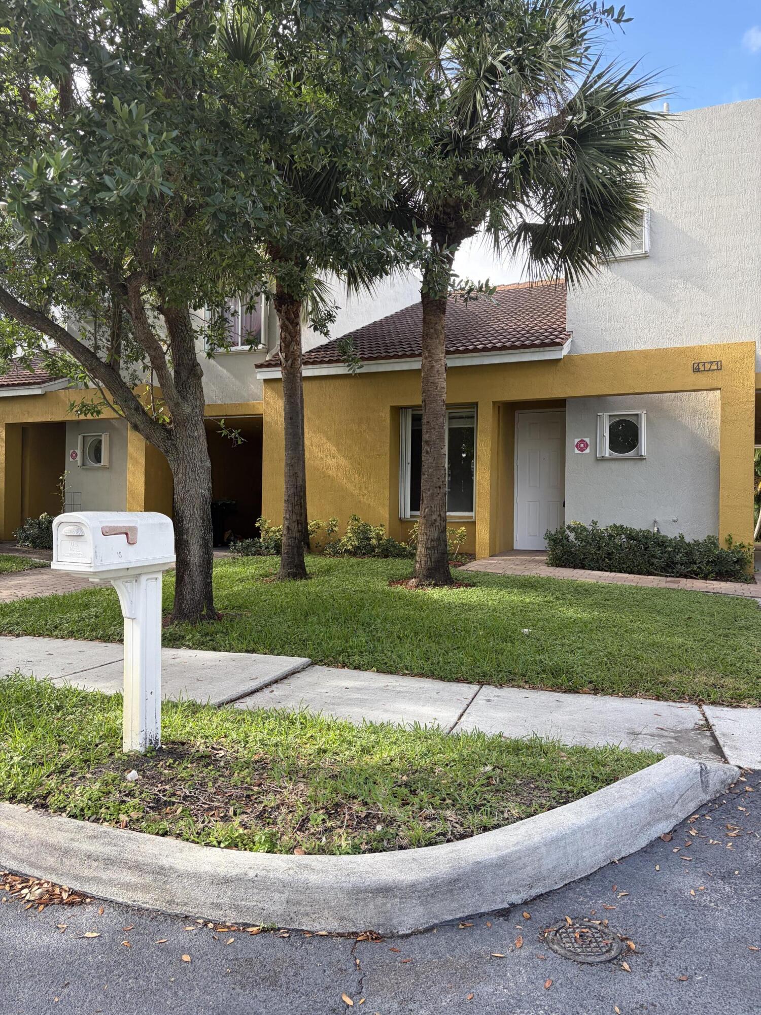 4171 Gulfstream Road Lake Worth, FL 33461 - Photo 2 of 18 IMG_5832