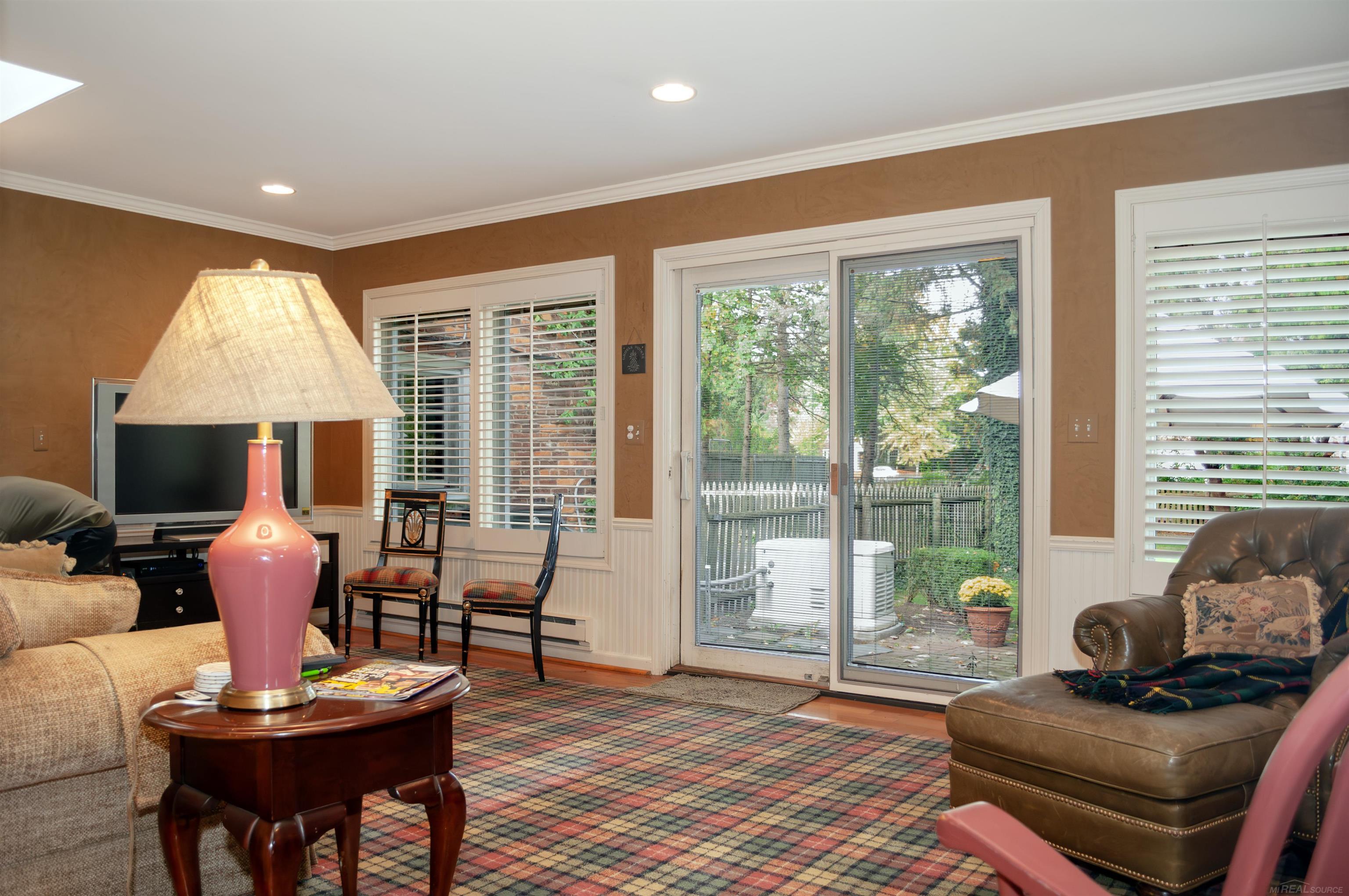 118 Moran Road Grosse Pointe, MI 48236 - Photo 14 of 76 50130609-300689BB-95D3-43E3-8ED7-A9CB8A6D709D.JPG