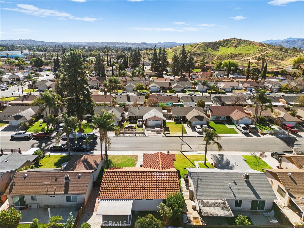 7931 Silverado Place Riverside, CA 92503 - Photo 34 of 35 an aerial view of residential houses with outdoor space
