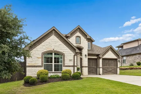 $385,000 | 6427 Lake Bluff Drive, Dallas, TX 75249