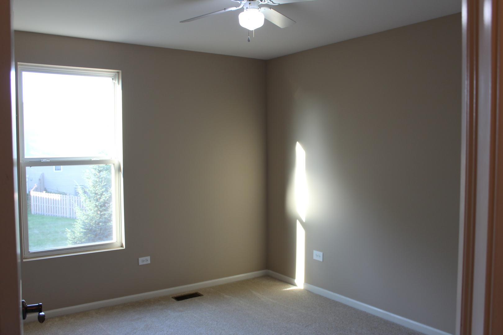 1546 Clear Drive Bolingbrook, IL 60490 - Photo 14 of 30 an empty room with a window