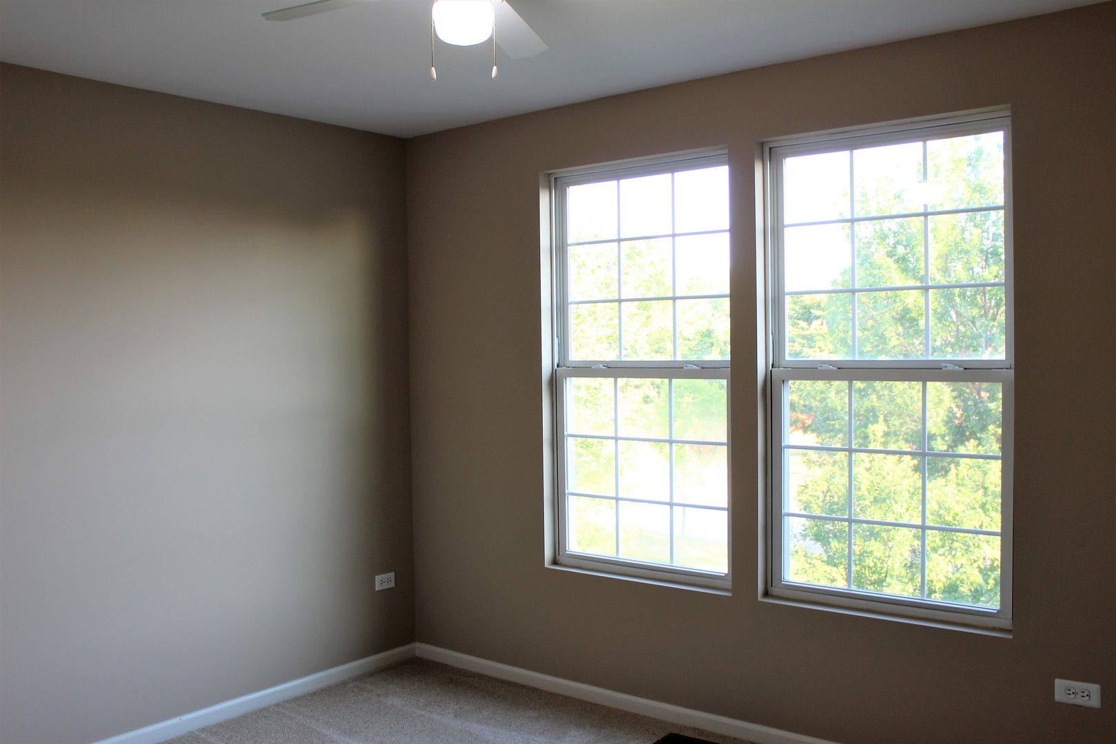 1546 Clear Drive Bolingbrook, IL 60490 - Photo 15 of 30 an empty room with a window