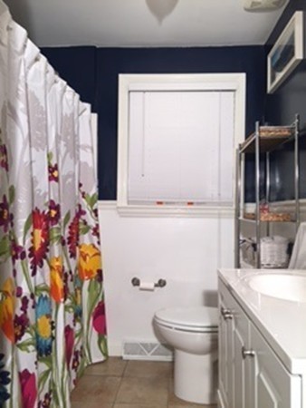 48 Rockingham Avenue Lowell, MA 01851 - Photo 9 of 15 Gallery Image 9