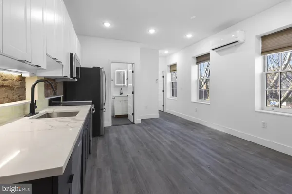 $2,195 | 212 Catharine Street, Unit 4, Philadelphia, PA 19147