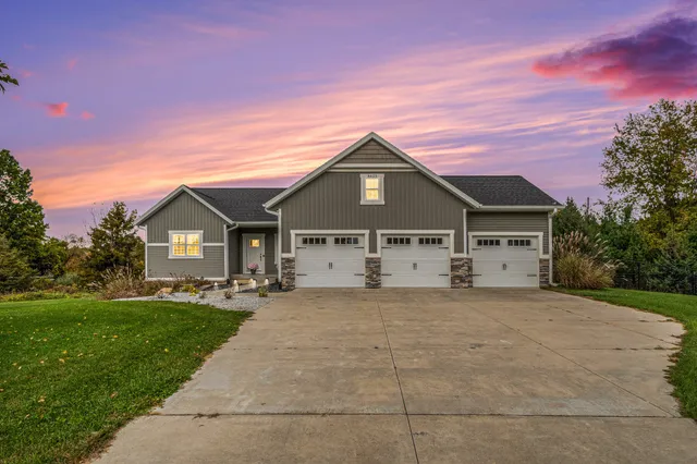$630,000 | 8423 76th Street Southeast, Alto, MI 49302