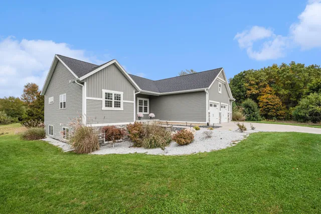 $630,000 | 8423 76th Street Southeast, Alto, MI 49302